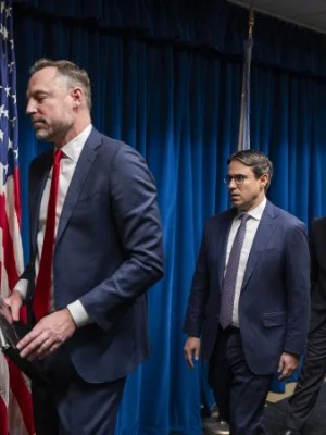 Mass Resignations Rock DOJ in Wake of Fatal ICE Shooting